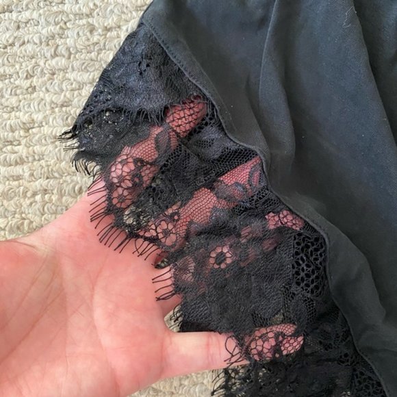 EXPRESS BLACK LACE TRIM SLEEP SHORTS SMALL - Picture 3 of 3